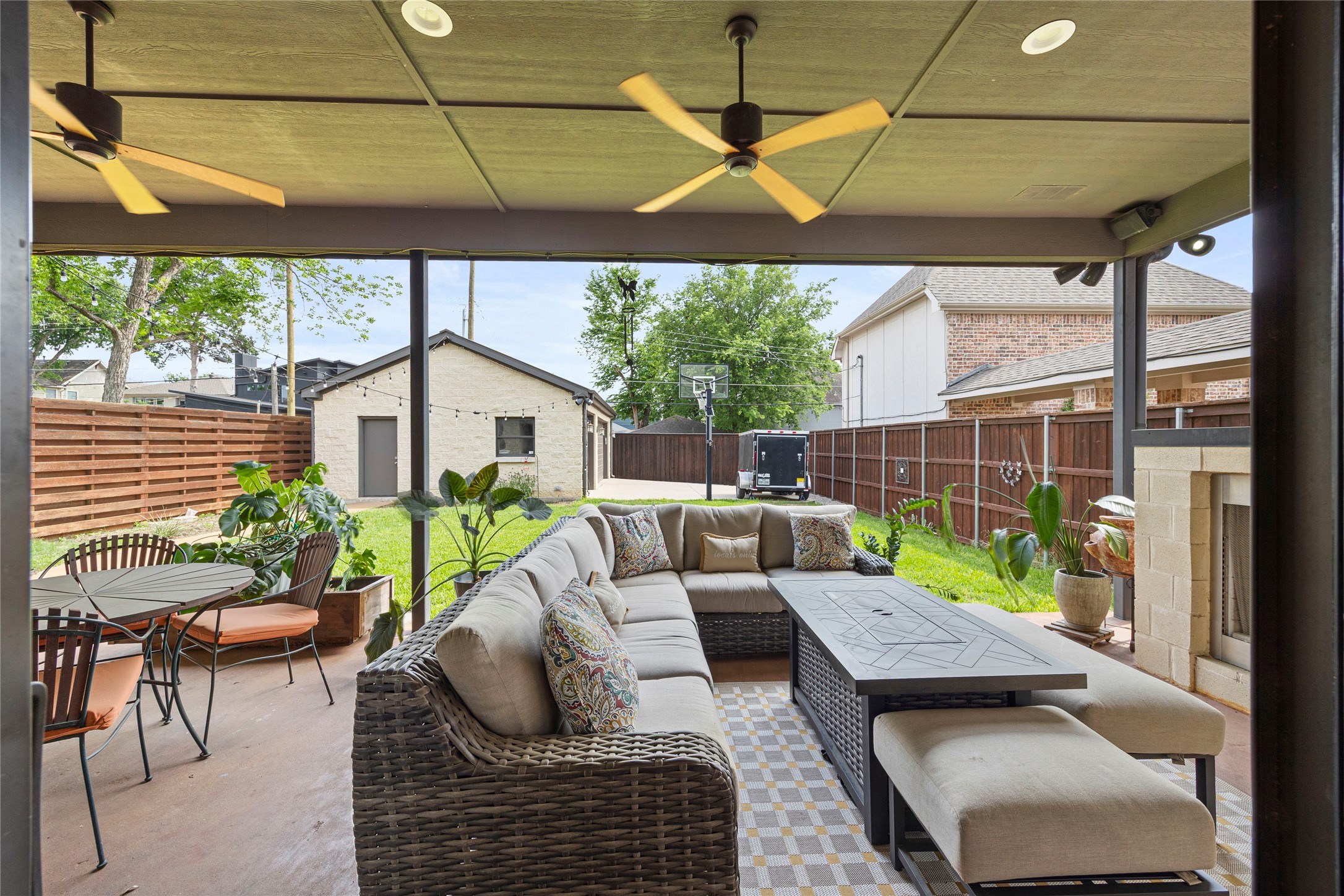 Dallas, Texas, 75214, United States, 4 Bedrooms Bedrooms, ,5 BathroomsBathrooms,Residential,For Sale,1794312