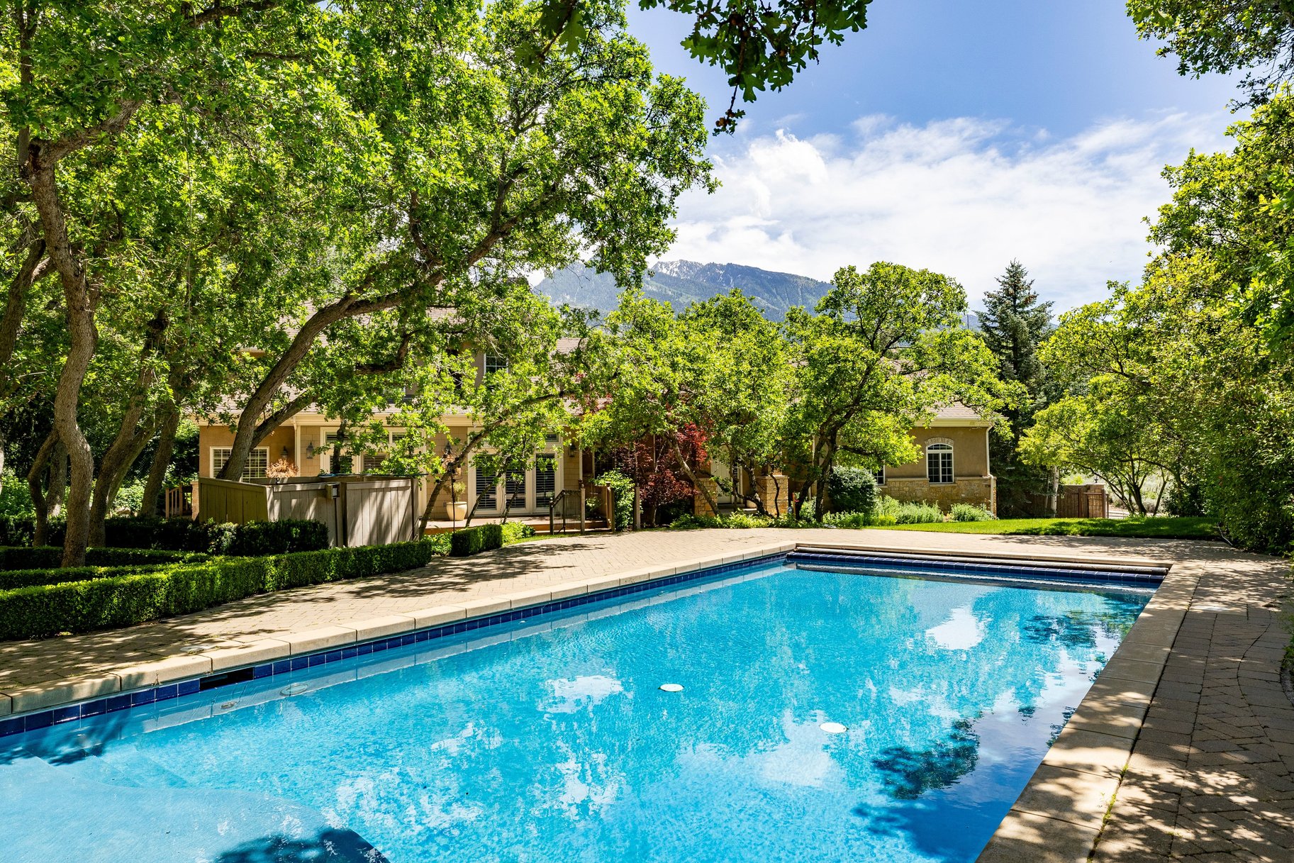  Private Cottonwood Heights Estate with Resort Backyard & Mountain Views - 物件實景