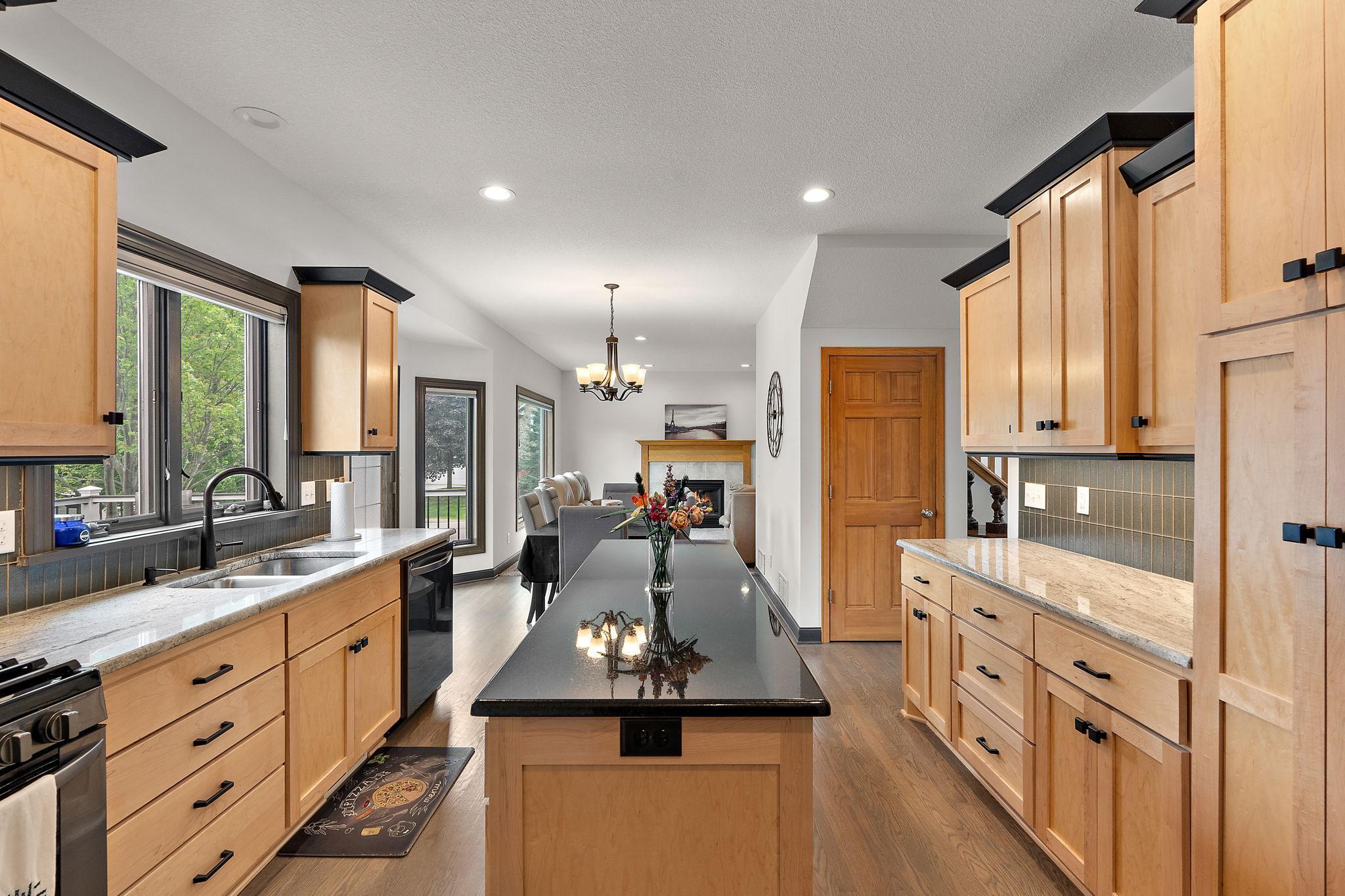Oakdale, Minnesota, 55128, United States, 4 Bedrooms Bedrooms, ,4 BathroomsBathrooms,Residential,For Sale,1879213