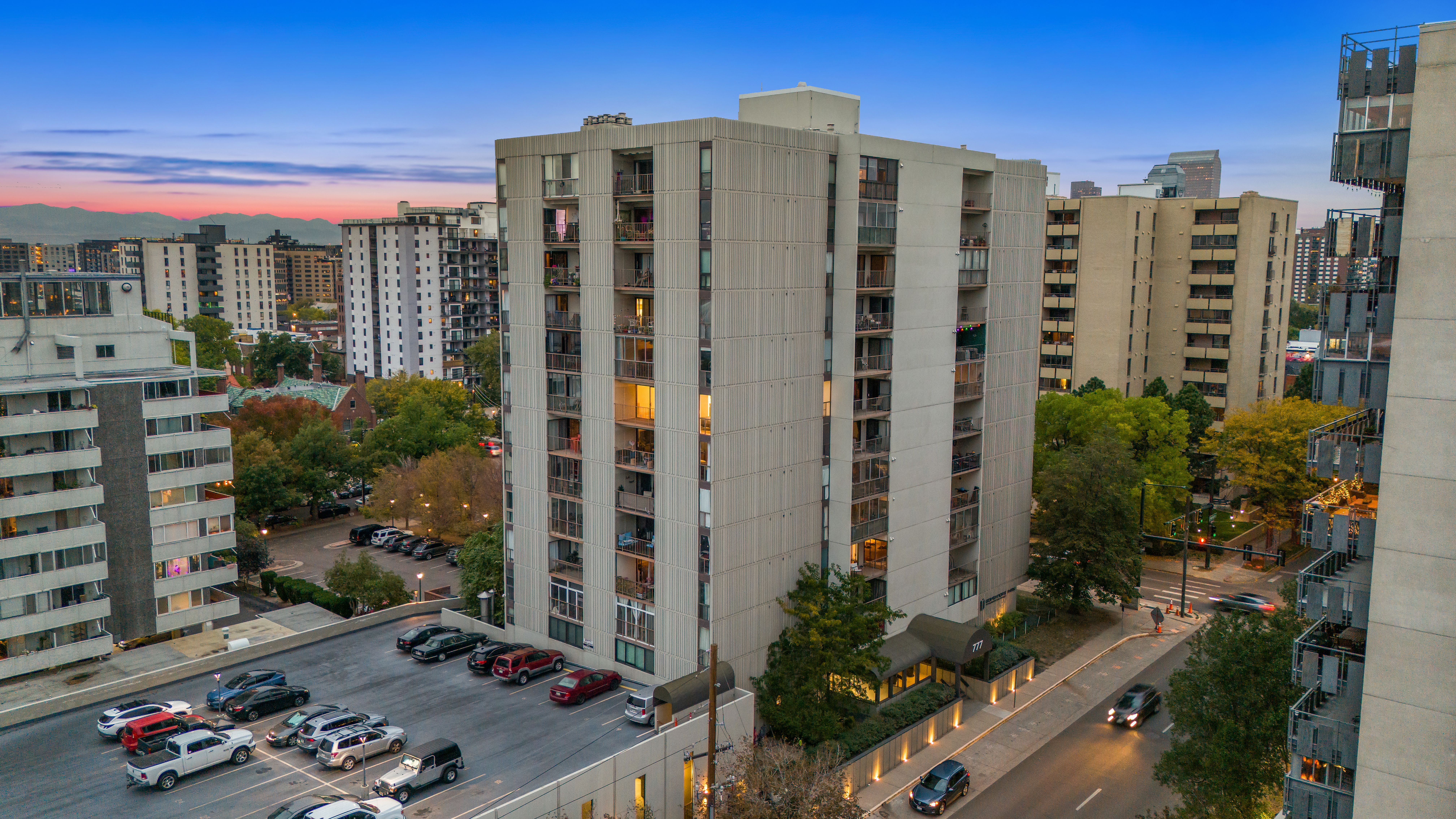  Stunning Mountain Views, Prime Loation & Unmatched Amenities - 物件實景