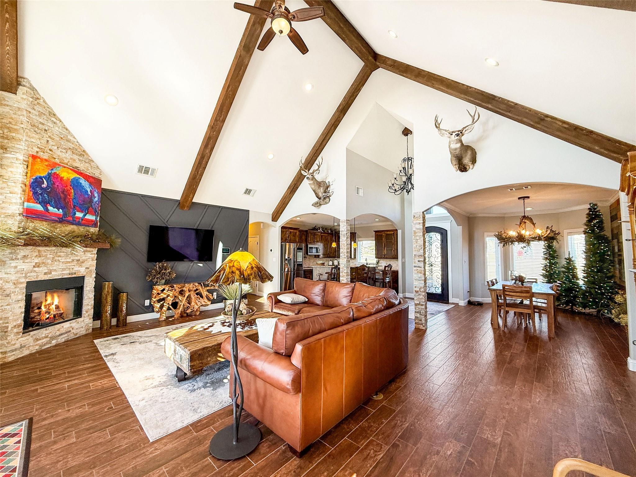 Sulphur Springs, Texas, 75482, United States, 4 Bedrooms Bedrooms, ,2 BathroomsBathrooms,Residential,For Sale,2002485