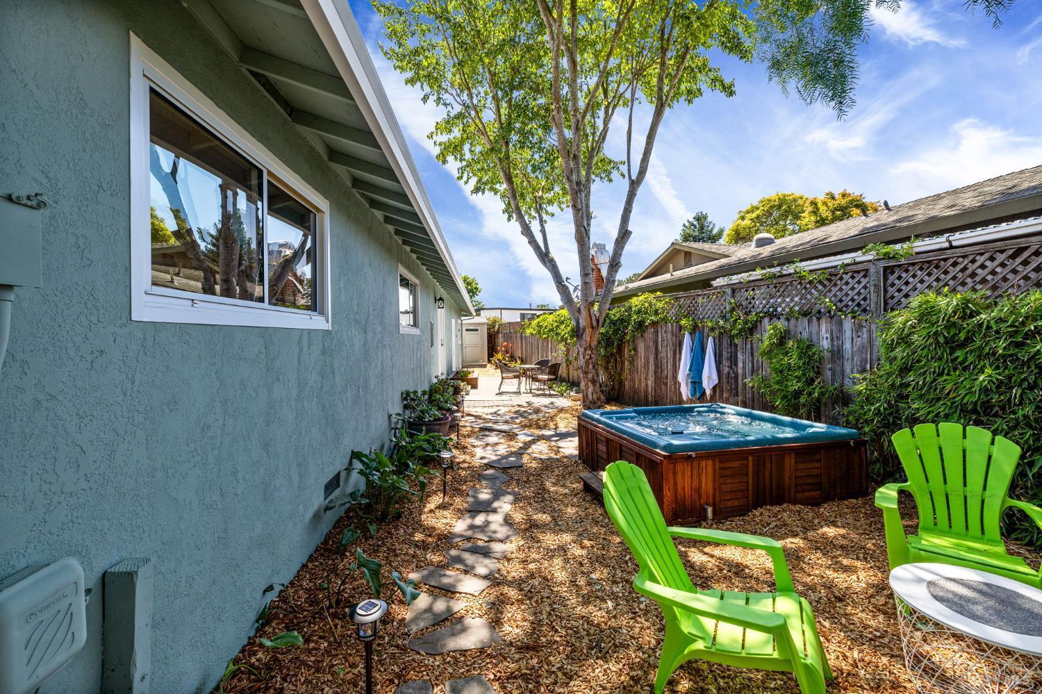 Rohnert Park, California, 94928, United States, 3 Bedrooms Bedrooms, ,2 BathroomsBathrooms,Residential,For Sale,1895055
