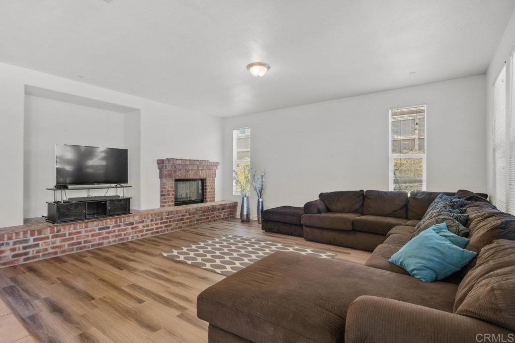 Chula Vista, California, 91914, United States, 4 Bedrooms Bedrooms, ,5 BathroomsBathrooms,Residential,For Sale,1906810