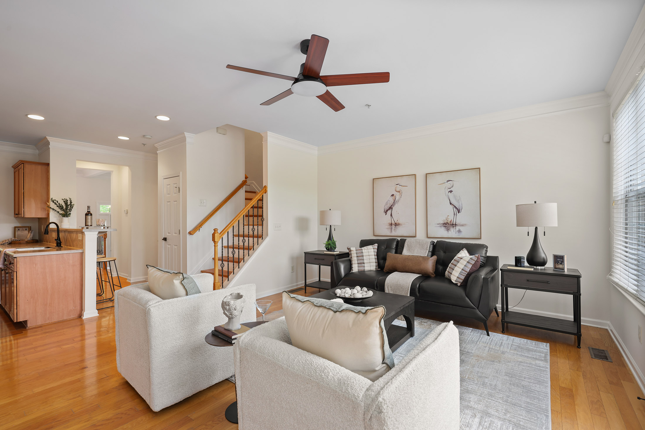  Move-in Ready Townhome in Highlands View - 物件實景