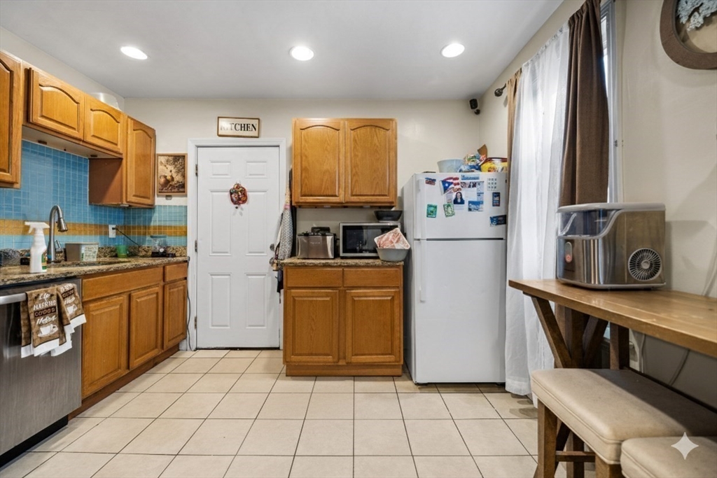 Boston, Massachusetts, 02124, United States, 11 Bedrooms Bedrooms, ,3 BathroomsBathrooms,Residential,For Sale,1980945