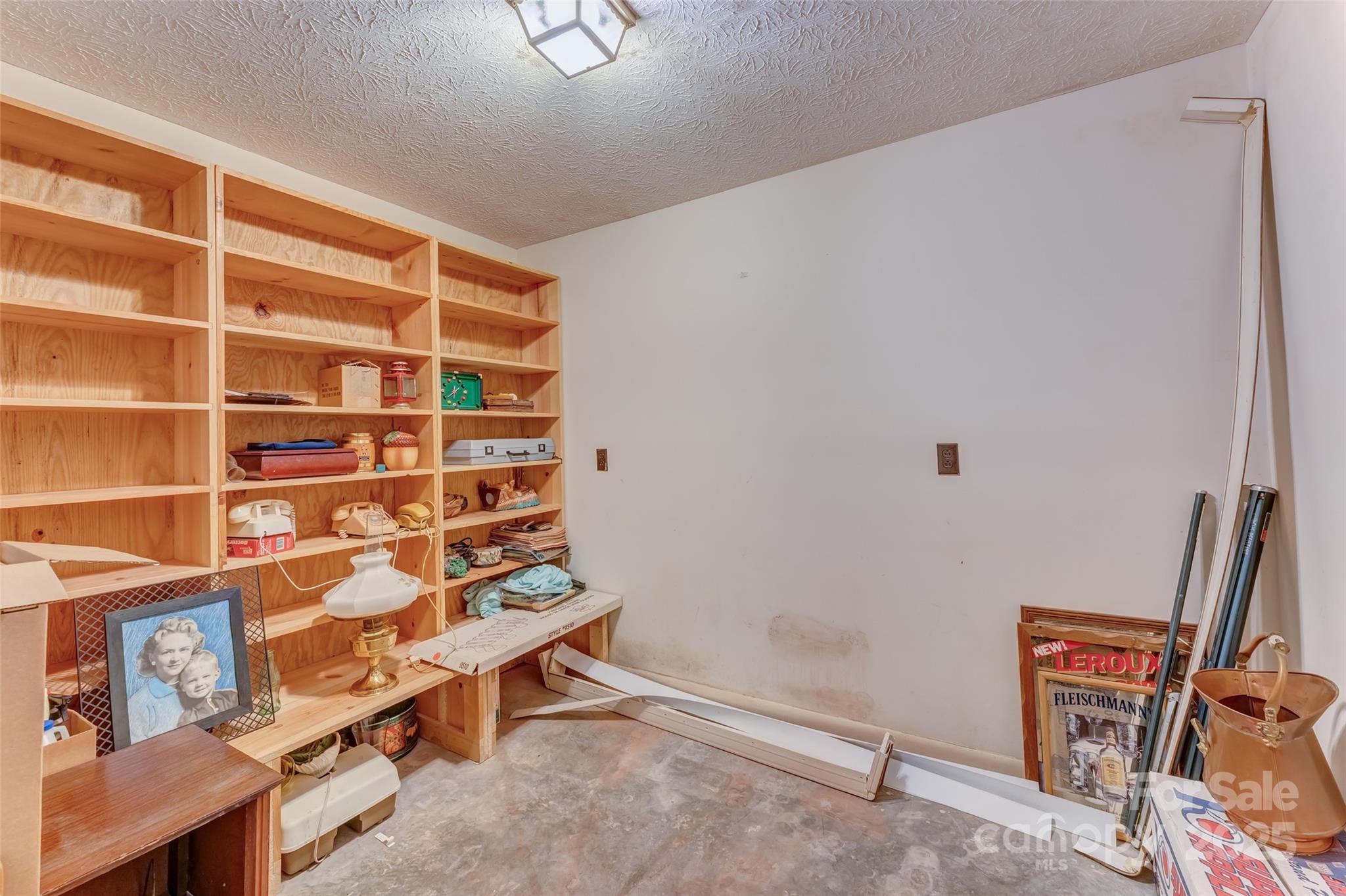 Asheville, North Carolina, 28806, United States, 4 Bedrooms Bedrooms, ,7 BathroomsBathrooms,Residential,For Sale,2001190