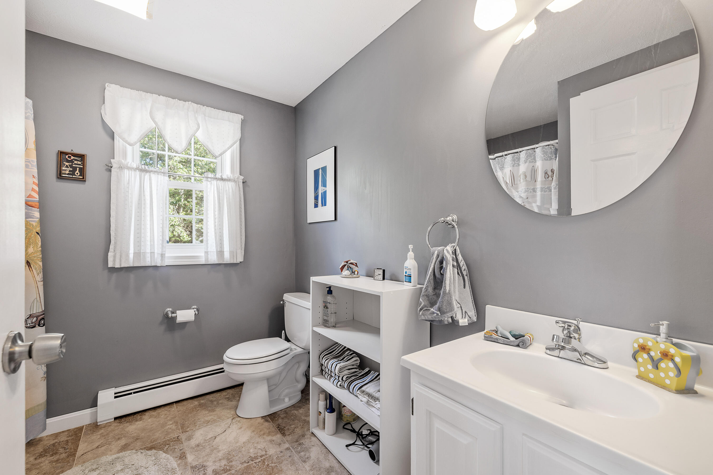 Kennebunk, Maine, 04043, United States, 4 Bedrooms Bedrooms, ,3 BathroomsBathrooms,Residential,For Sale,1901134