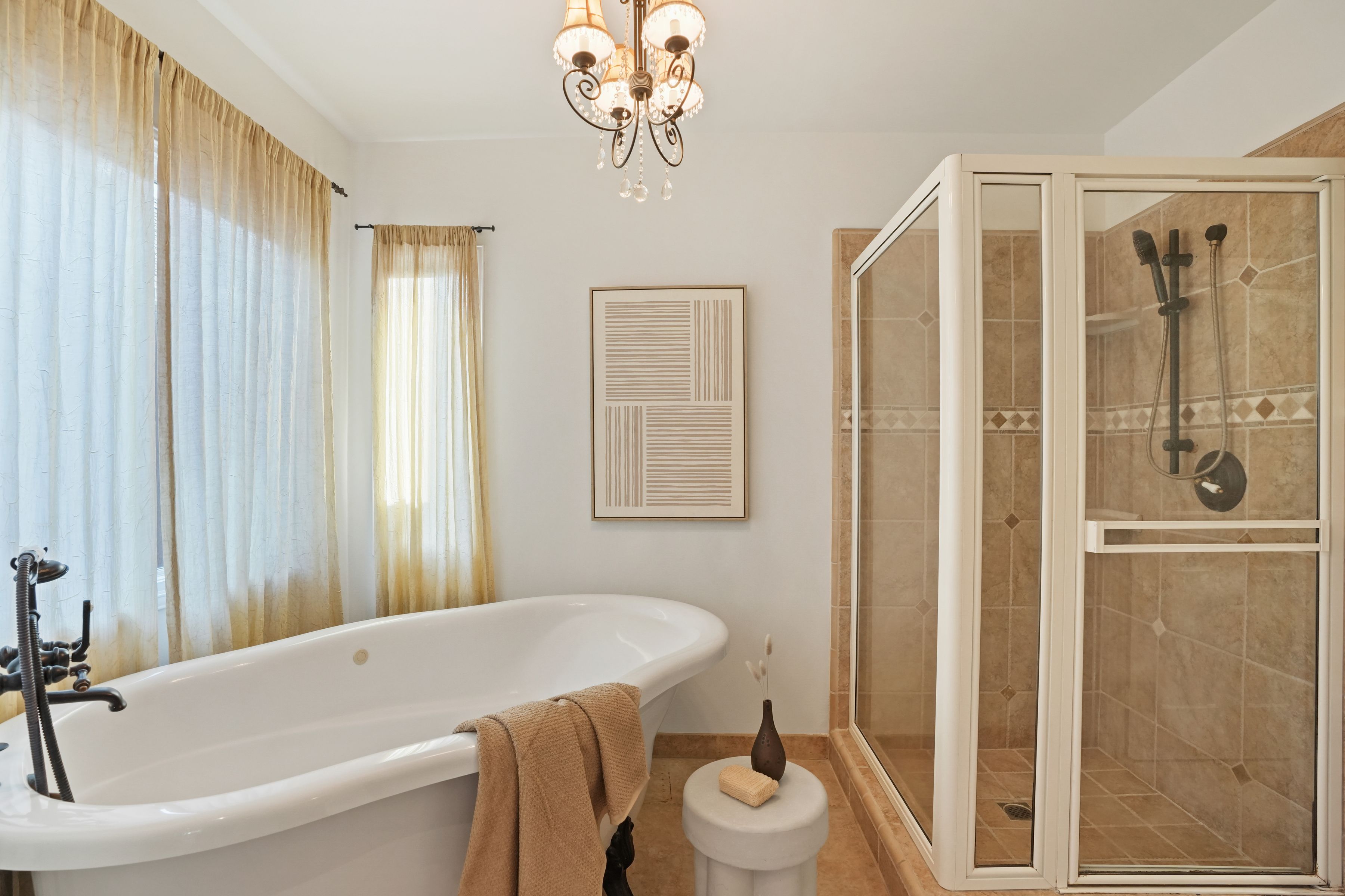  6506 Colbath Avenue - 物件實景