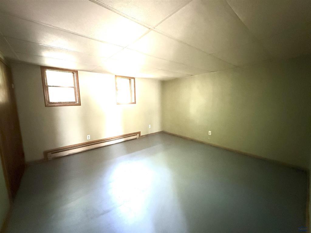 Hot Springs, South Dakota, 57747, United States, 5 Bedrooms Bedrooms, ,3 BathroomsBathrooms,Residential,For Sale,1928045
