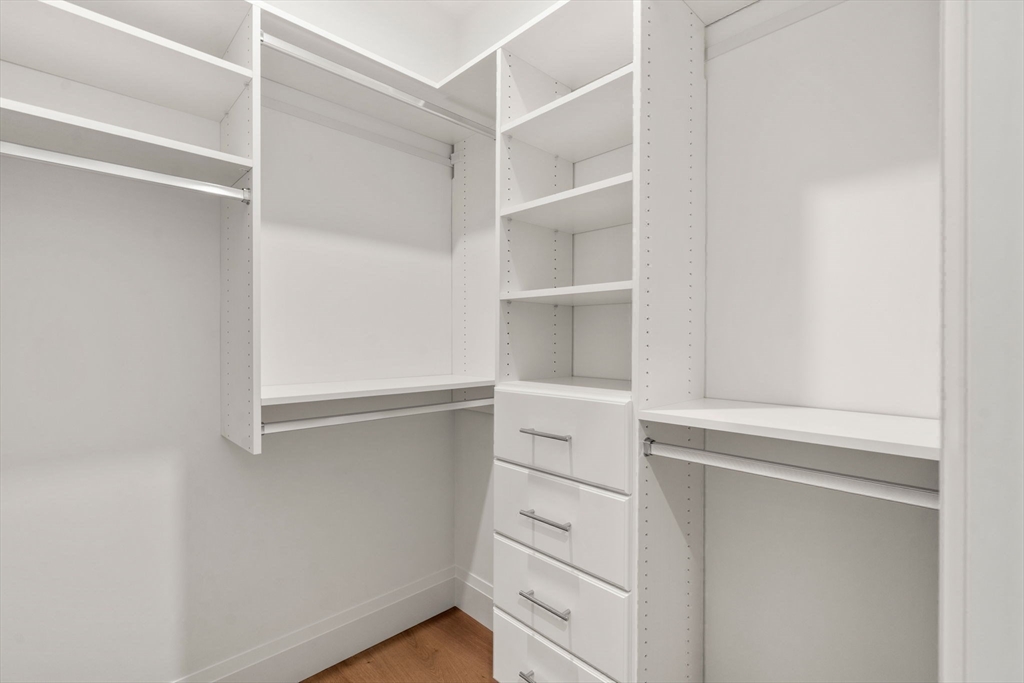 Newton, Massachusetts, 02461, United States, 5 Bedrooms Bedrooms, ,5 BathroomsBathrooms,Residential,For Sale,1995999