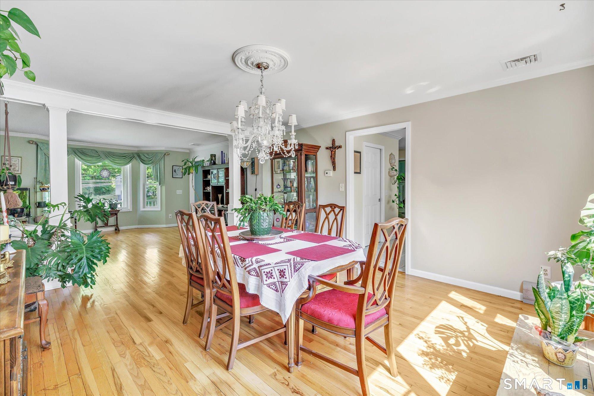 Shelton, Connecticut, 06484, United States, 4 Bedrooms Bedrooms, ,4 BathroomsBathrooms,Residential,For Sale,2049077