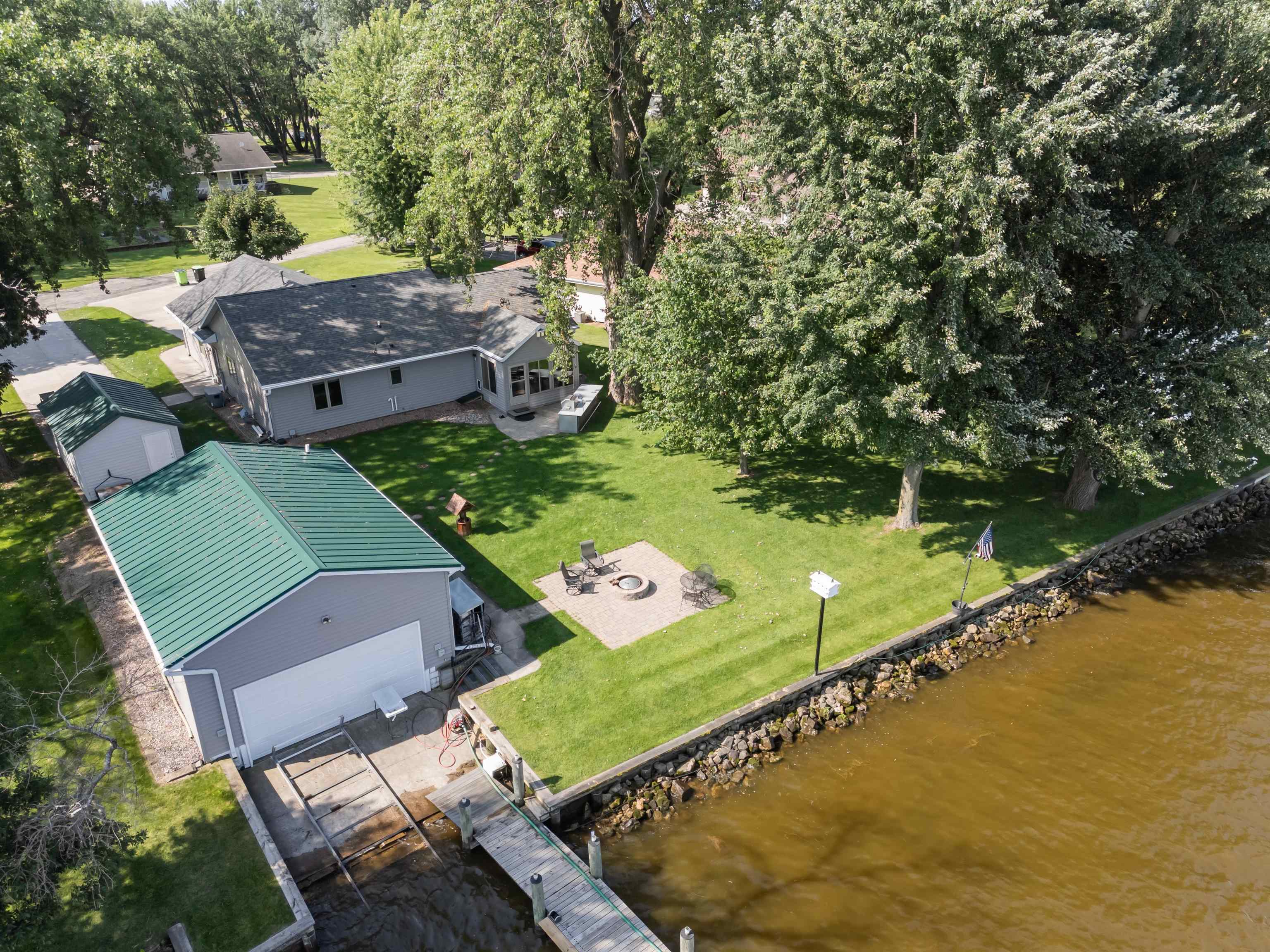 WINNECONNE, Wisconsin, 54986, United States, 2 Bedrooms Bedrooms, ,2 BathroomsBathrooms,Residential,For Sale,1926220