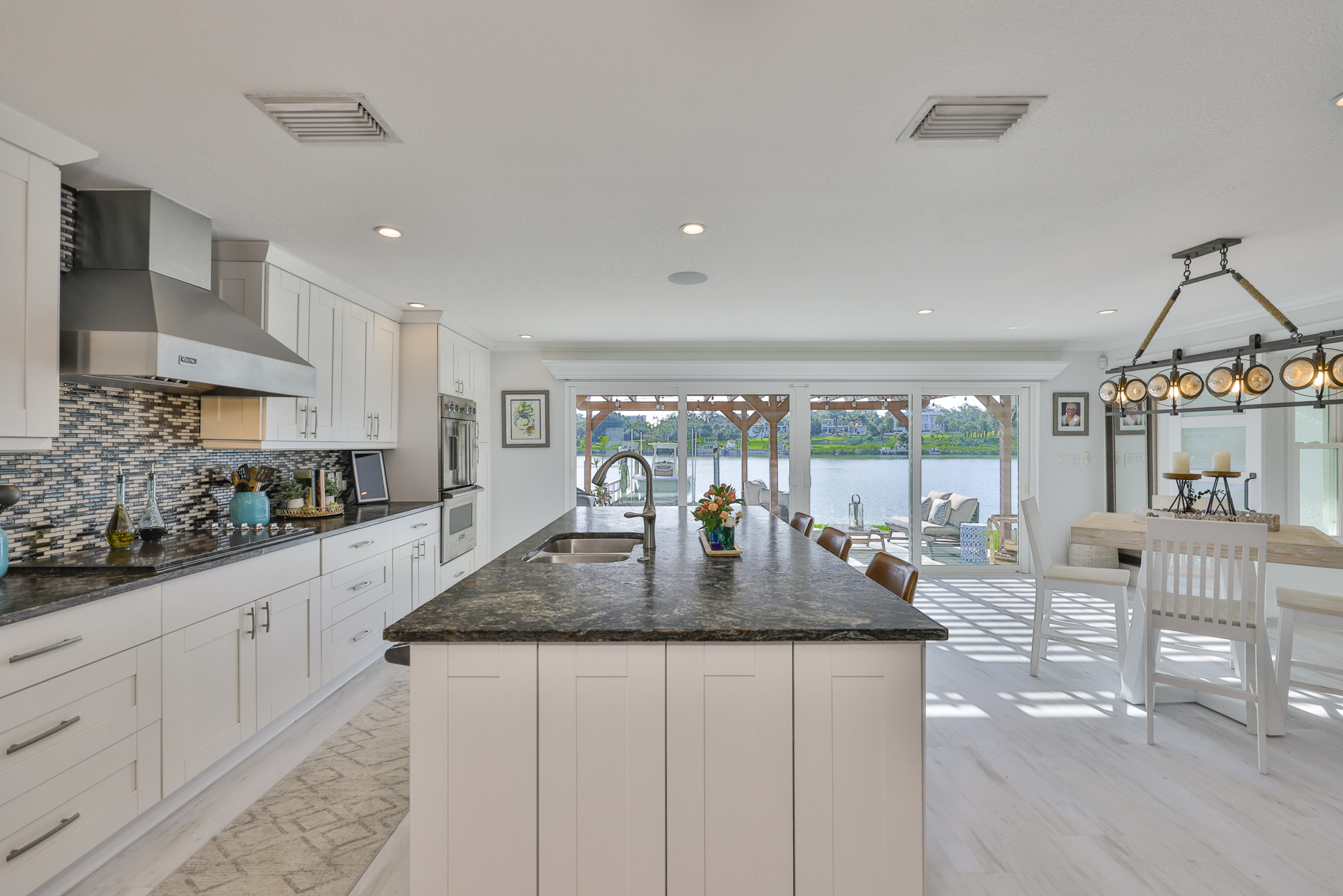 Largo, Florida, 33770, United States, 3 Bedrooms Bedrooms, ,4 BathroomsBathrooms,Residential,For Sale,1982146