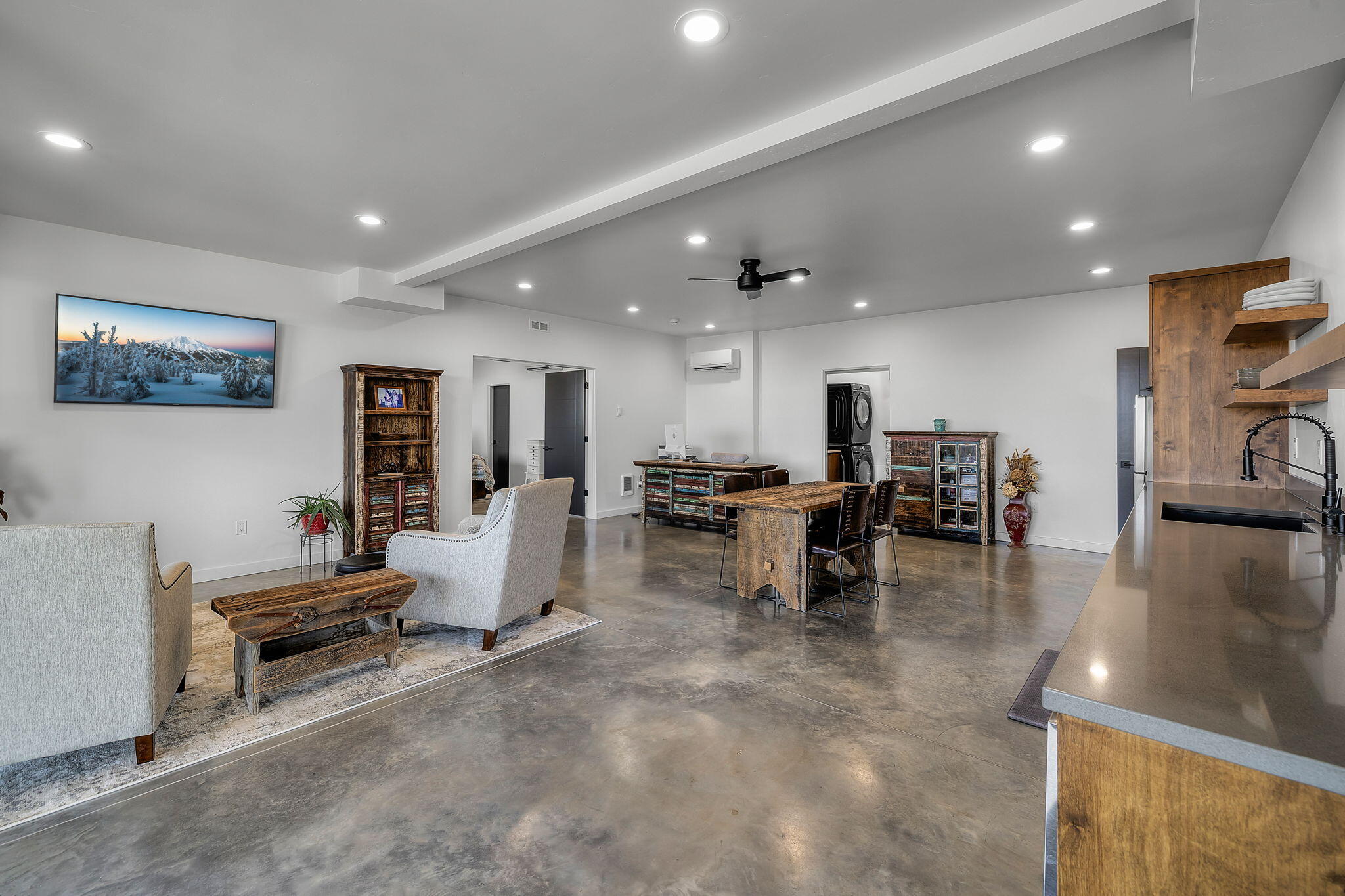 Powell Butte, Oregon, 97753, United States, 4 Bedrooms Bedrooms, ,5 BathroomsBathrooms,Residential,For Sale,1804820