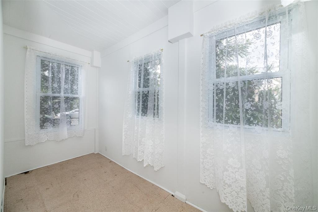 Bronx, New York, 10464, United States, 4 Bedrooms Bedrooms, ,Residential,For Sale,1937282