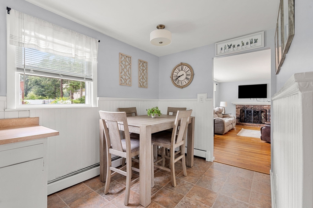 Tewksbury, Massachusetts, 01876, United States, 3 Bedrooms Bedrooms, ,1 BathroomBathrooms,Residential,For Sale,1918514
