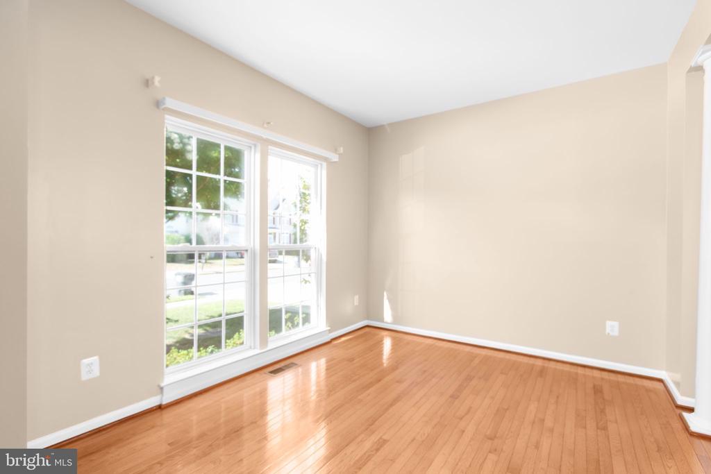 Fredericksburg, Virginia, 22407, United States, 4 Bedrooms Bedrooms, ,4 BathroomsBathrooms,Residential,For Sale,1883172