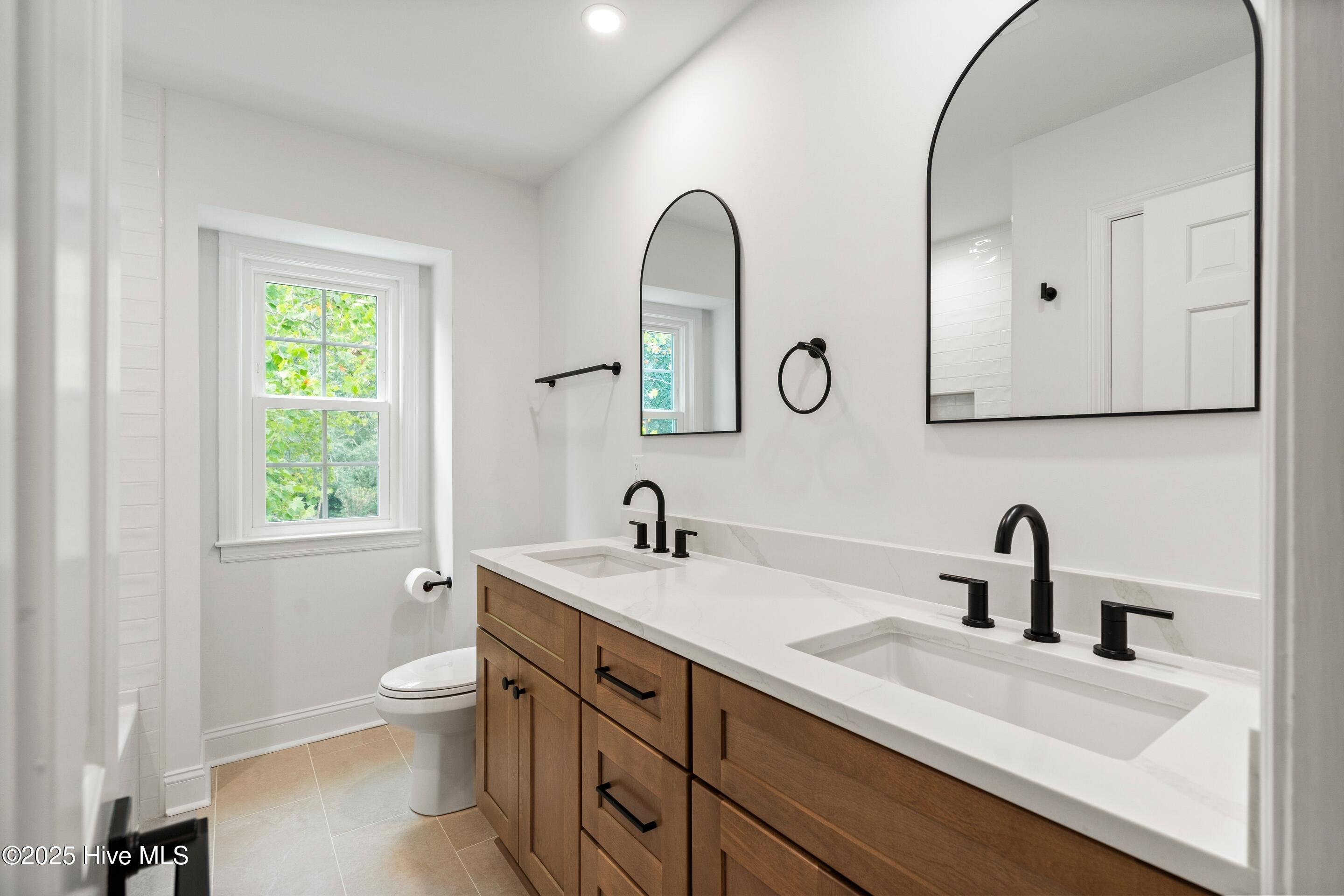 Wilmington, North Carolina, 28412, United States, 4 Bedrooms Bedrooms, ,3 BathroomsBathrooms,Residential,For Sale,1970175