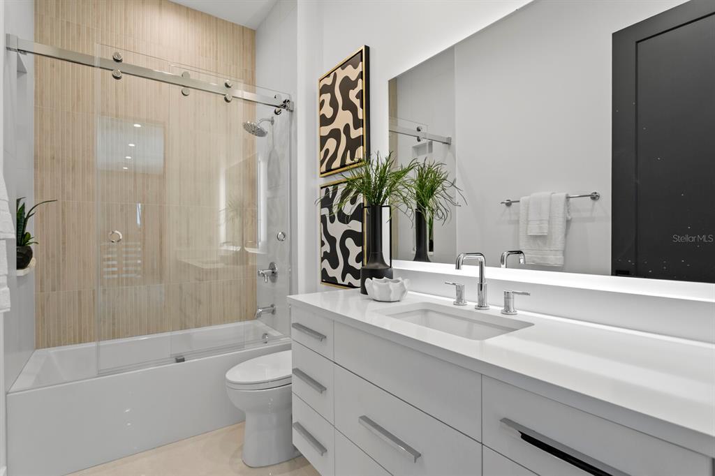 St Petersburg, Florida, 33703, United States, 5 Bedrooms Bedrooms, ,6 BathroomsBathrooms,Residential,For Sale,1856126
