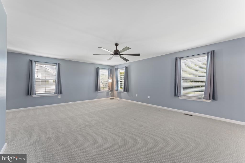 Fredericksburg, Virginia, 22408, United States, 4 Bedrooms Bedrooms, ,4 BathroomsBathrooms,Residential,For Sale,1932682