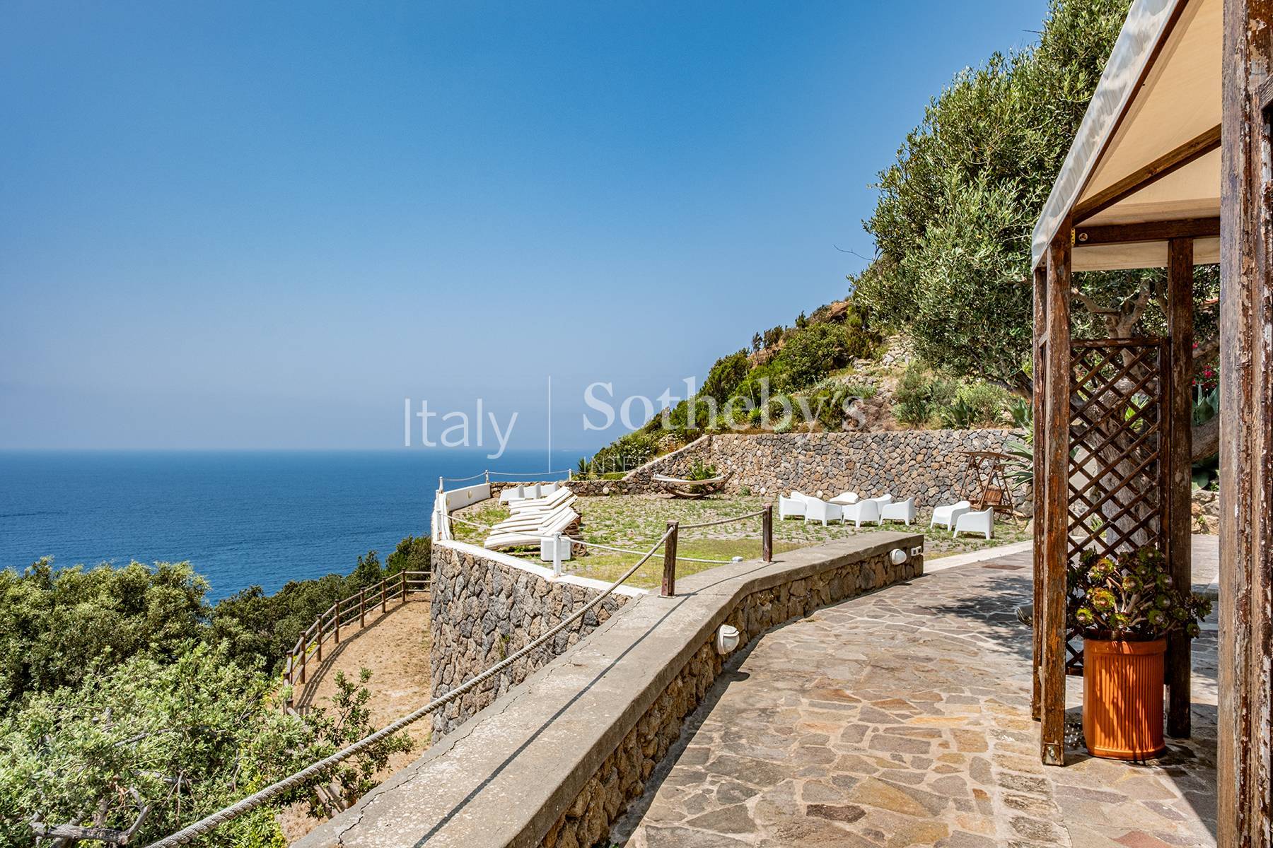  Charming seafront villa in Punta Caruso - 物件實景