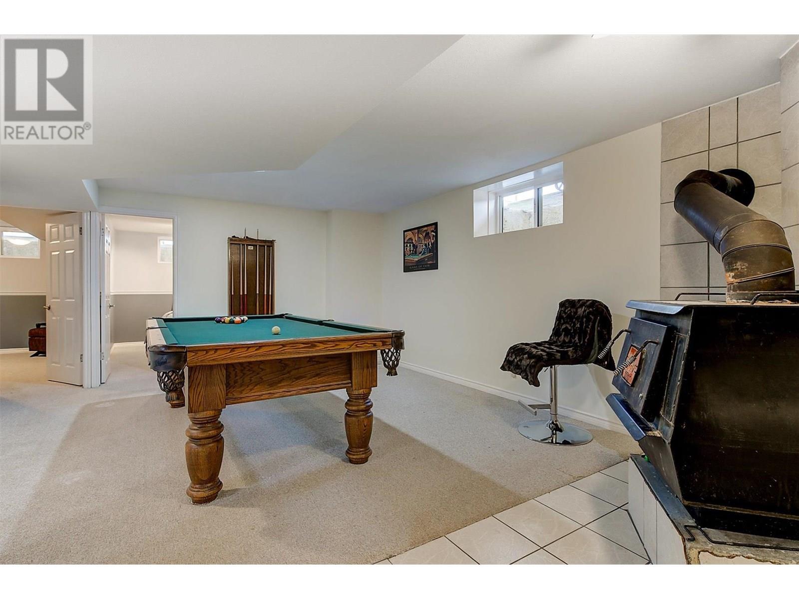 KELOWNA, British Columbia, V1V 2G6, CA, 5 Bedrooms Bedrooms, ,4 BathroomsBathrooms,Residential,For Sale,1838438