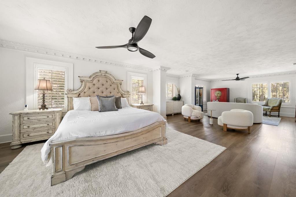 St Petersburg, Florida, 33707, United States, 5 Bedrooms Bedrooms, ,9 BathroomsBathrooms,Residential,For Sale,2000985