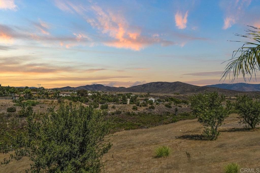 Chula Vista, California, 91914, United States, 4 Bedrooms Bedrooms, ,5 BathroomsBathrooms,Residential,For Sale,1906810