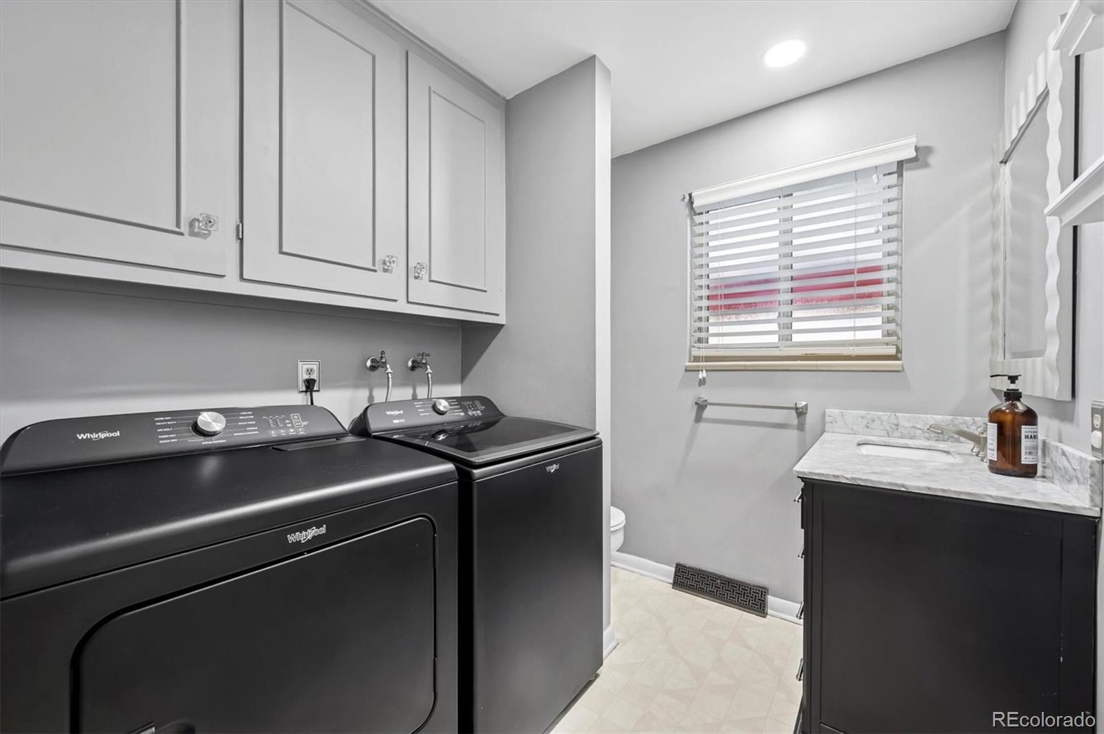 Denver, Colorado, 80227, United States, 5 Bedrooms Bedrooms, ,2 BathroomsBathrooms,Residential,For Sale,1897088