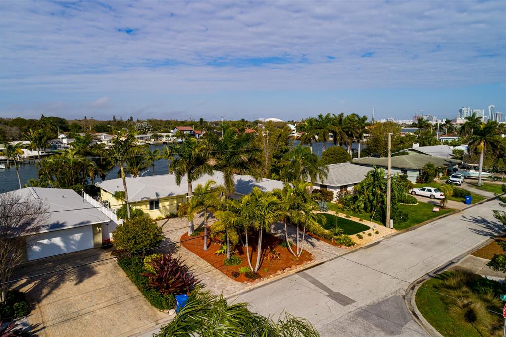 St Petersburg, Florida, 33705, United States, 3 Bedrooms Bedrooms, ,4 BathroomsBathrooms,Residential,For Sale,1793107