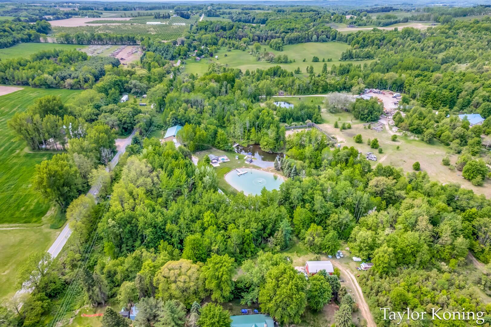 Hart, Michigan, 49420, United States, 2 Bedrooms Bedrooms, ,2 BathroomsBathrooms,Residential,For Sale,1949749