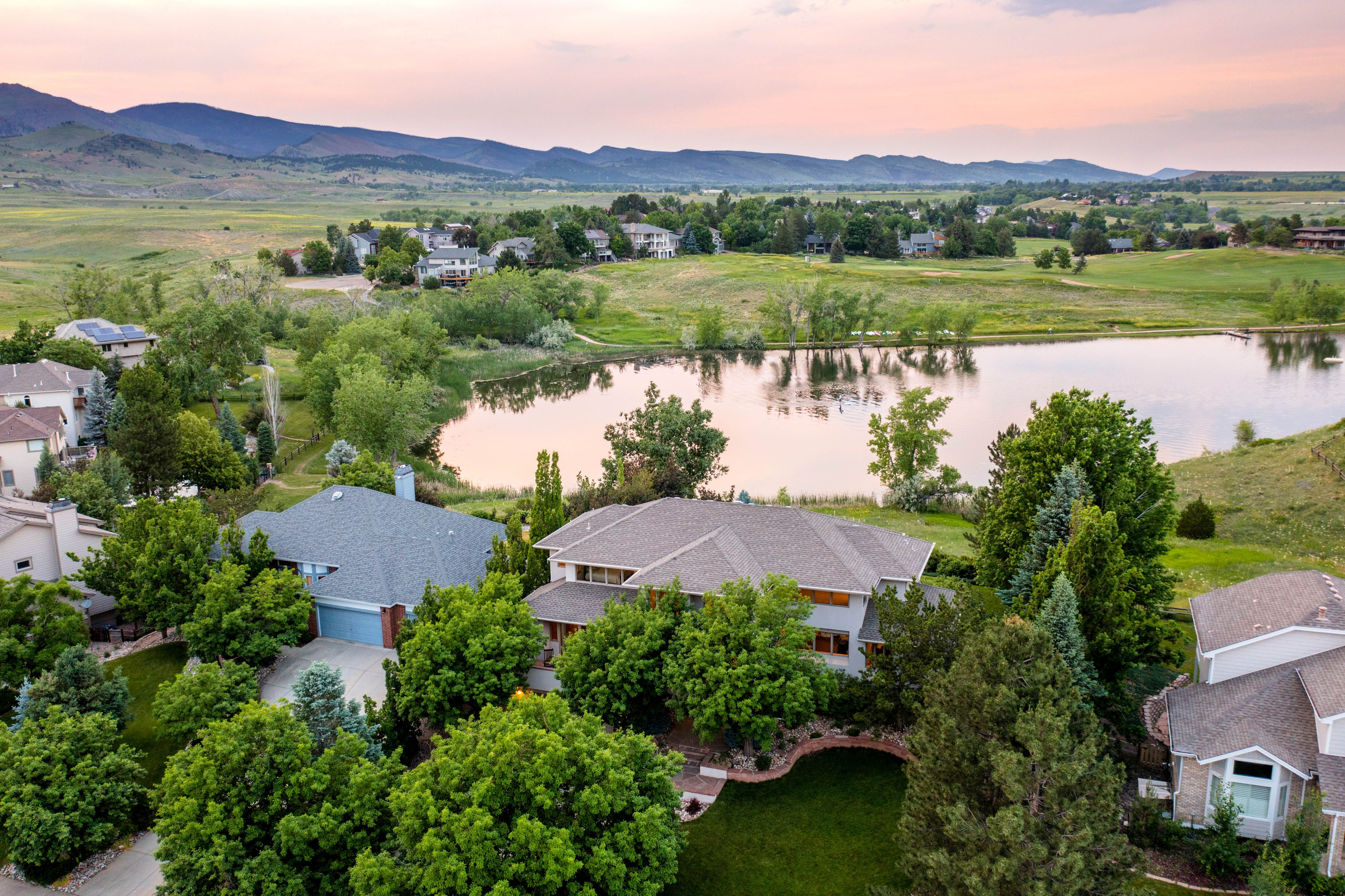  Timeless Waterfront Home With Beautiful Views - 物件實景