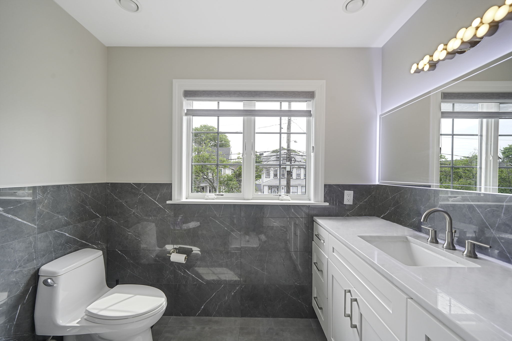 Cedarhurst, New York, 11516, United States, 5 Bedrooms Bedrooms, ,5 BathroomsBathrooms,Residential,For Sale,1851144