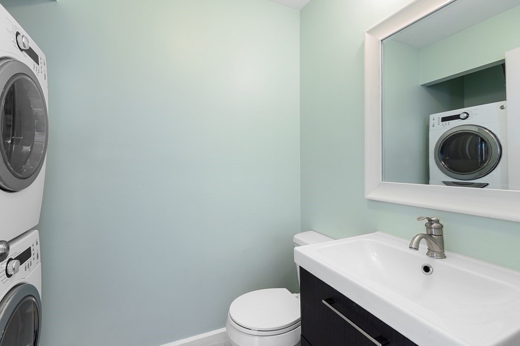Cambridge, Massachusetts, 02139, United States, 2 Bedrooms Bedrooms, ,2 BathroomsBathrooms,Residential,For Sale,1939557