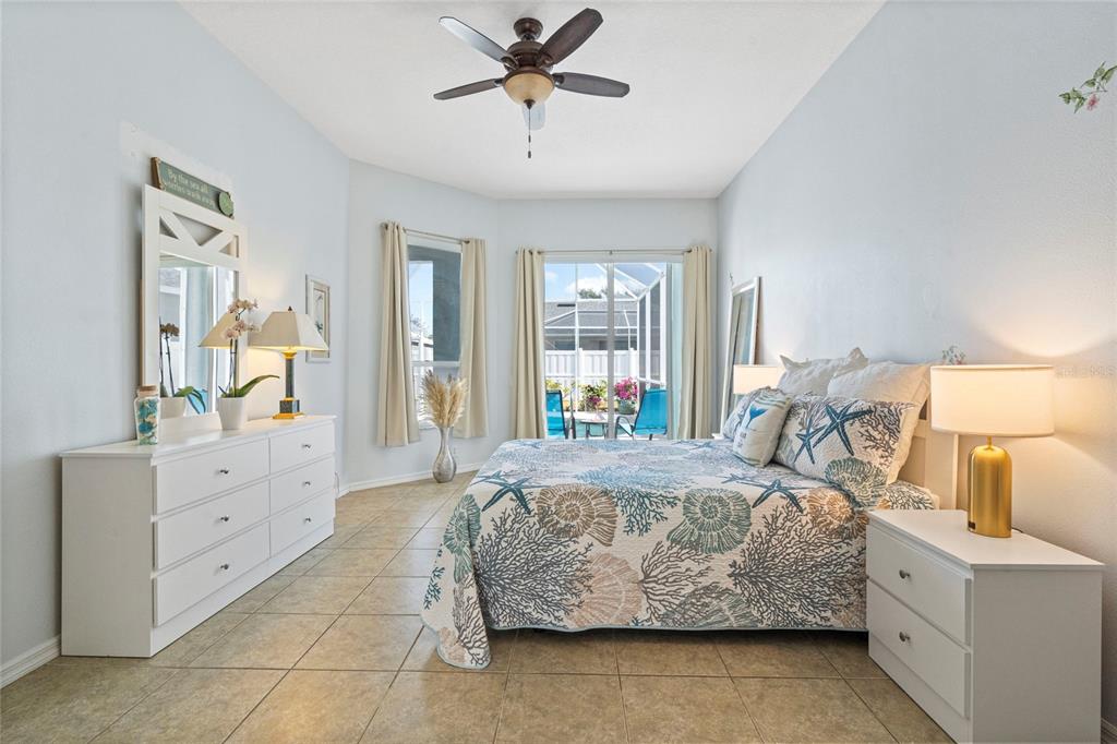 Bradenton, Florida, 34212, United States, 3 Bedrooms Bedrooms, ,3 BathroomsBathrooms,Residential,For Sale,1991817