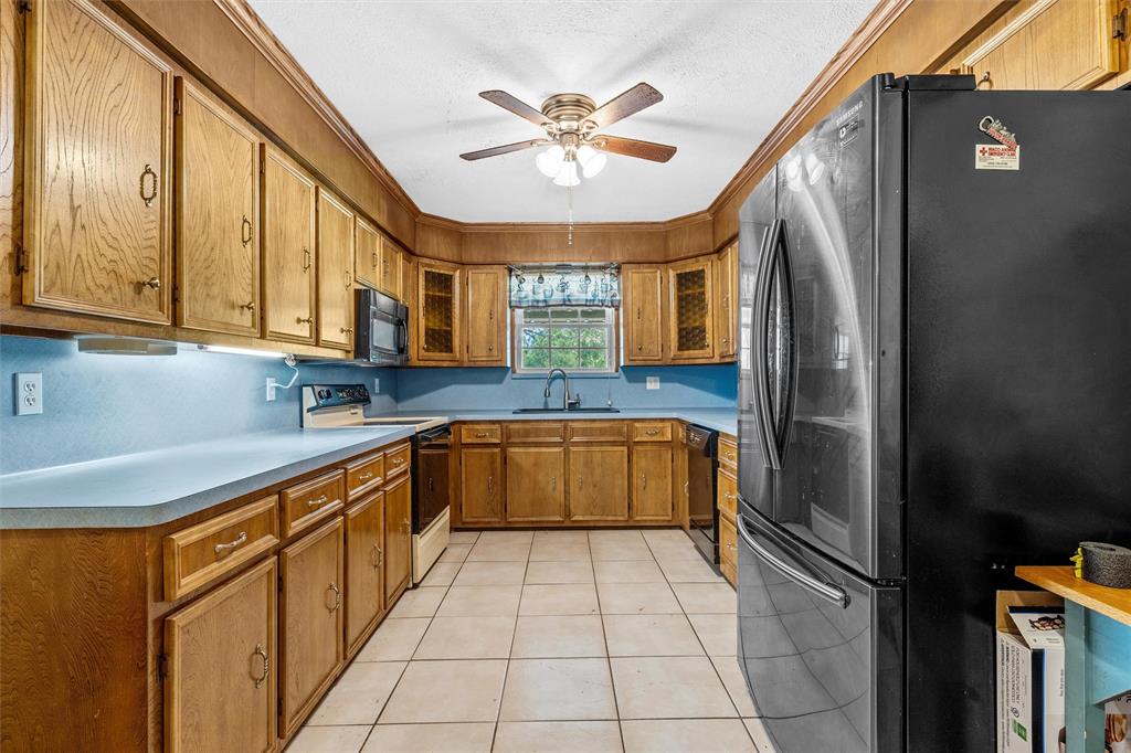 Mexia, Texas, 76667, United States, 3 Bedrooms Bedrooms, ,2 BathroomsBathrooms,Residential,For Sale,1770816