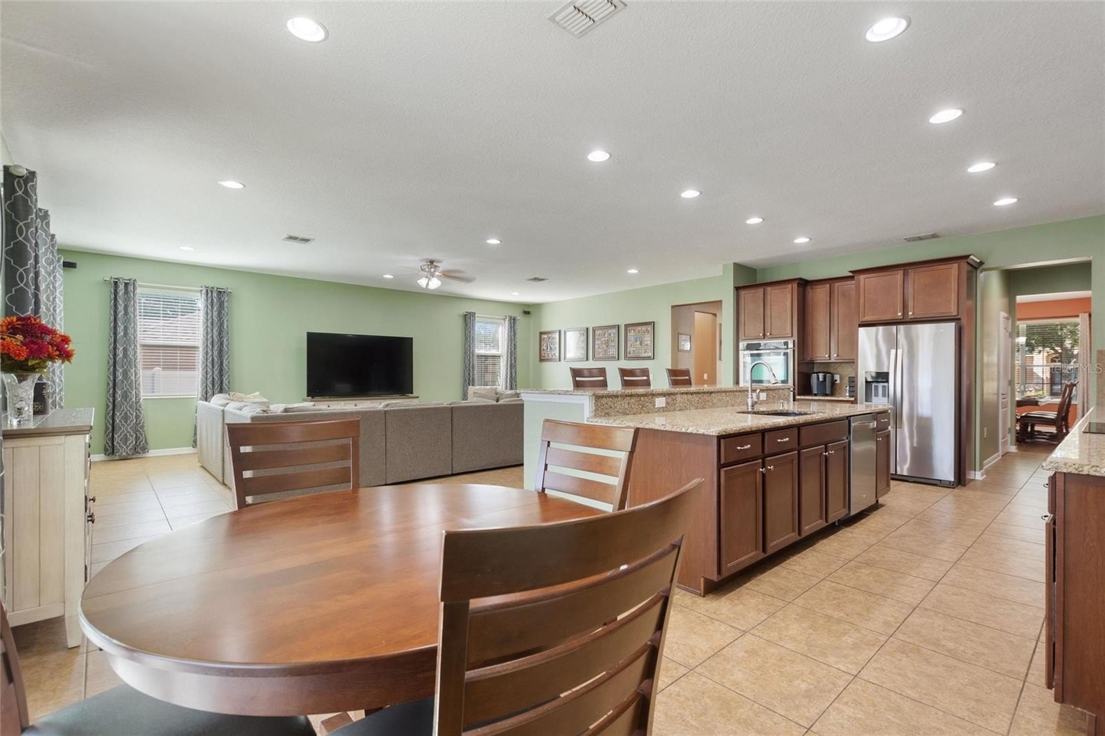 AUBURNDALE, Florida, 33823, United States, 5 Bedrooms Bedrooms, ,5 BathroomsBathrooms,Residential,For Sale,1986097