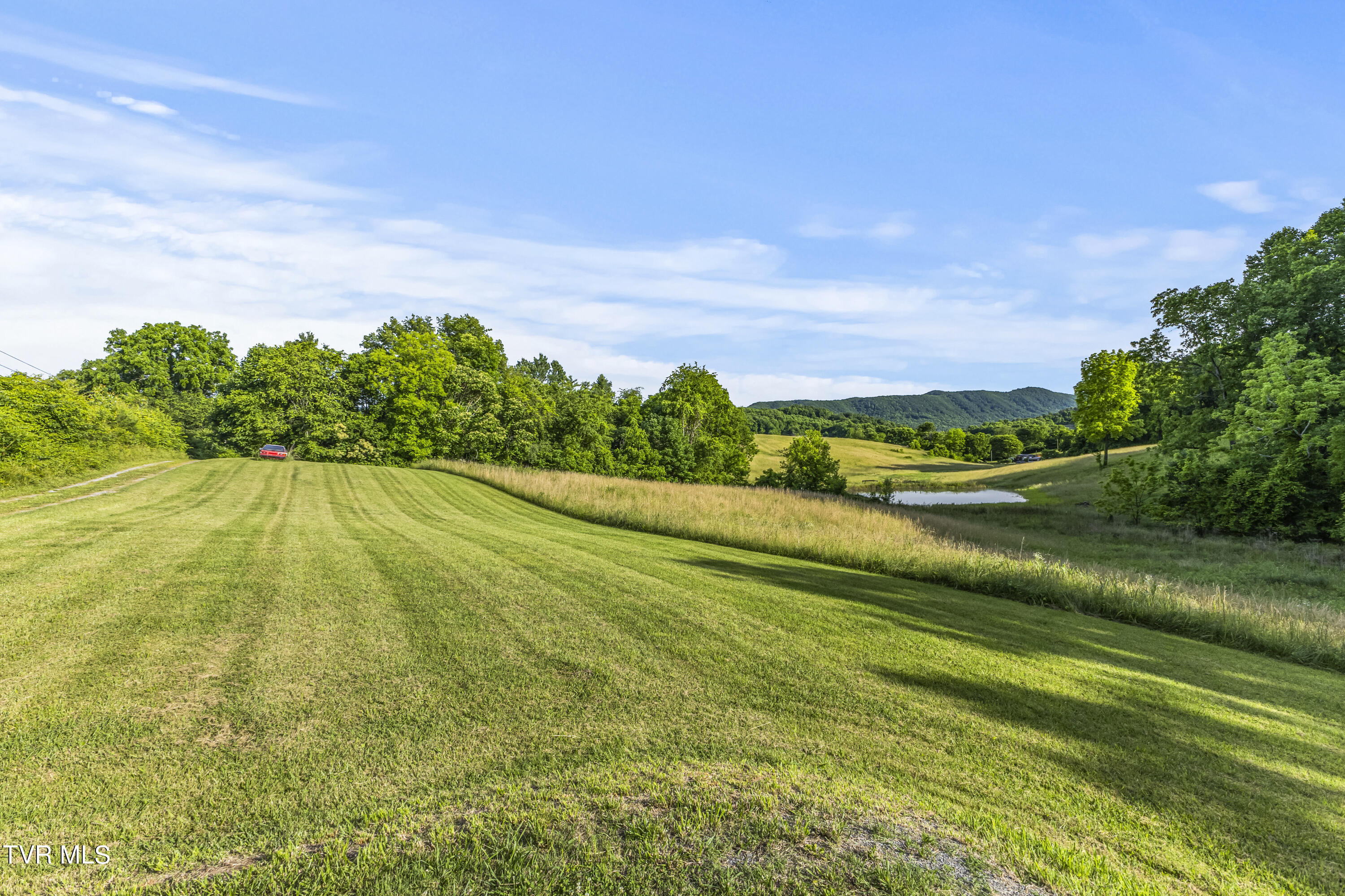 Jonesborough, Tennessee, 37659, United States, 3 Bedrooms Bedrooms, ,3 BathroomsBathrooms,Residential,For Sale,1888653