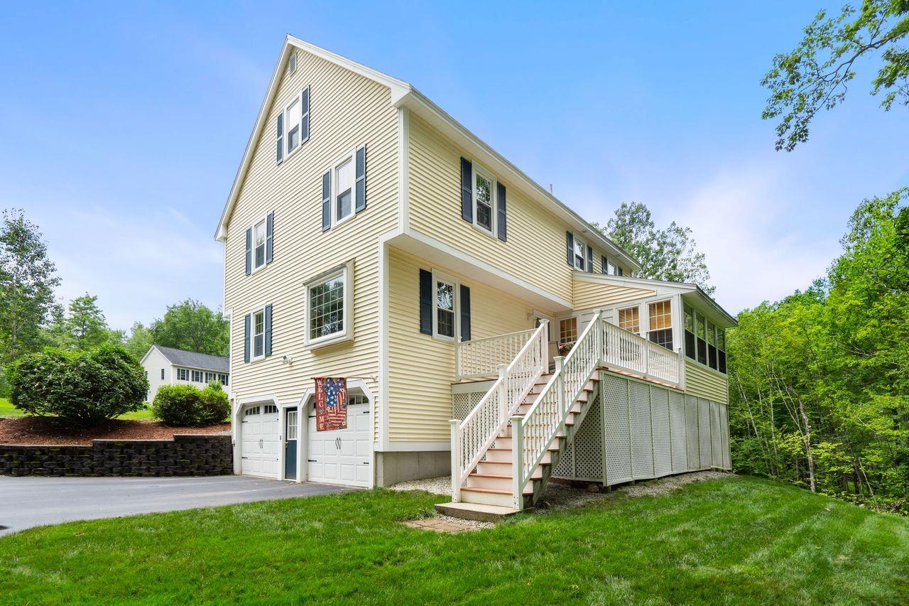 Hooksett, New Hampshire, 03106, United States, 3 Bedrooms Bedrooms, ,2 BathroomsBathrooms,Residential,For Sale,1897841