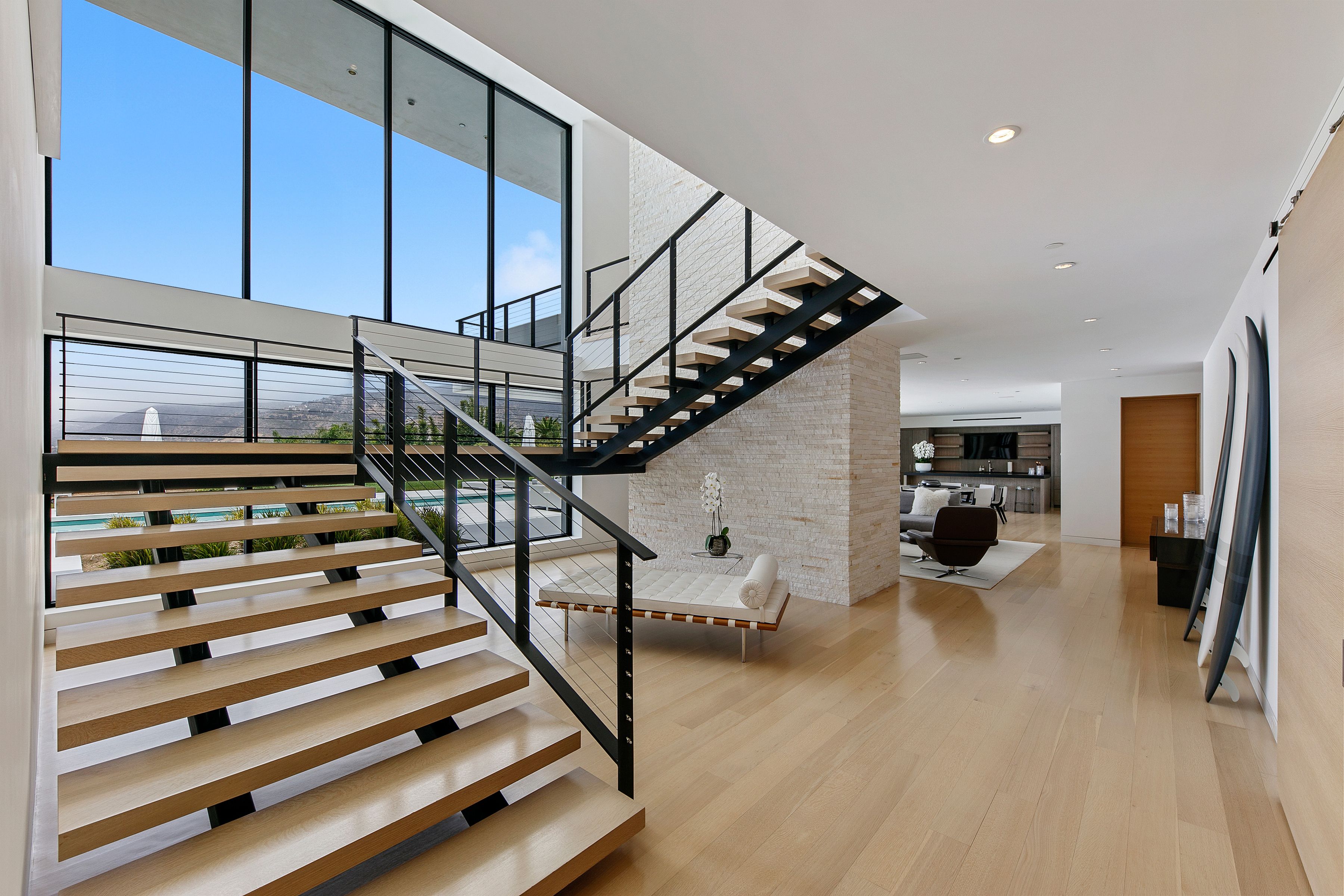  5963 Philip Avenue - 物件實景