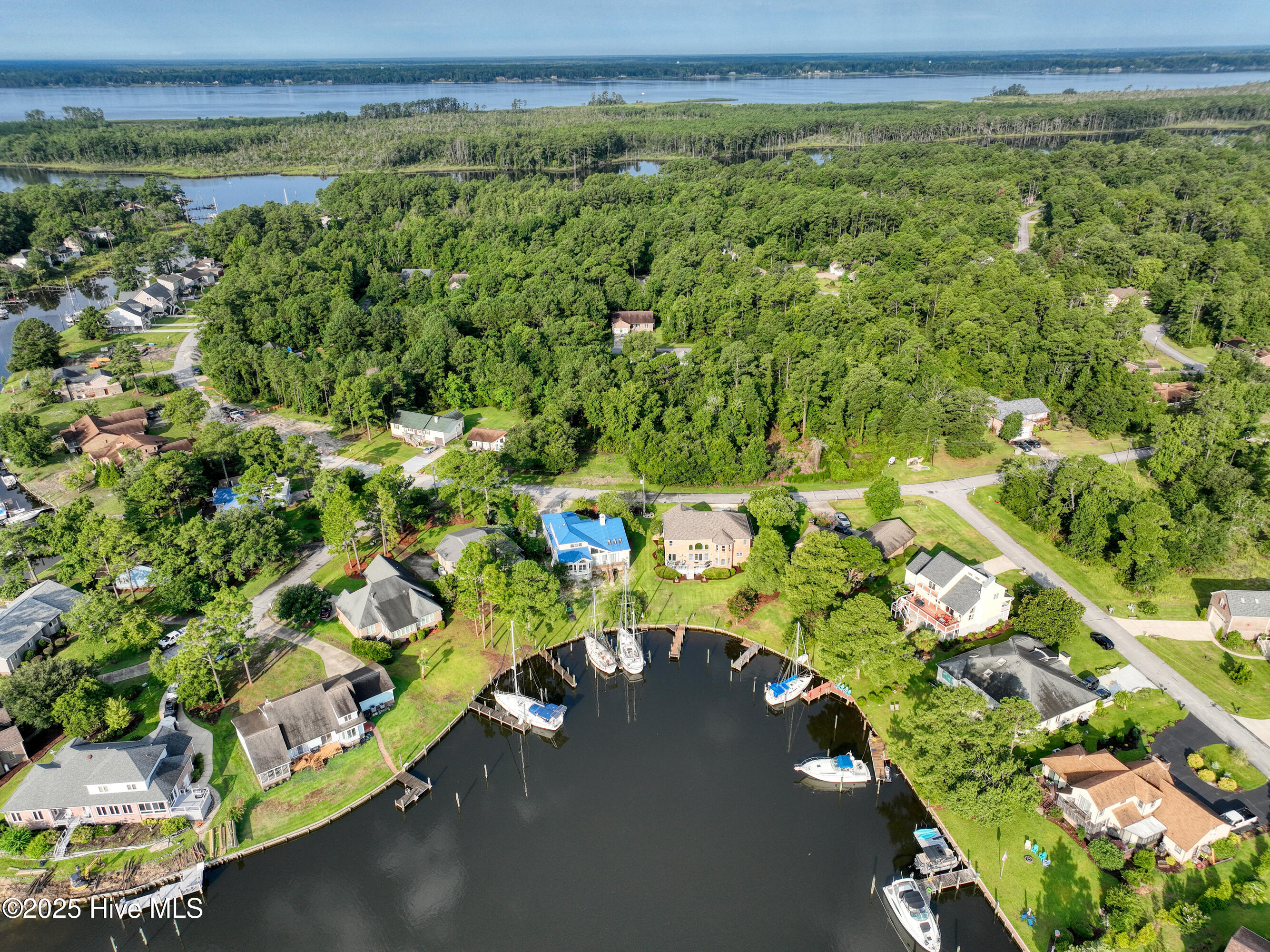 New Bern, North Carolina, 28560, United States, 4 Bedrooms Bedrooms, ,3 BathroomsBathrooms,Residential,For Sale,1907556