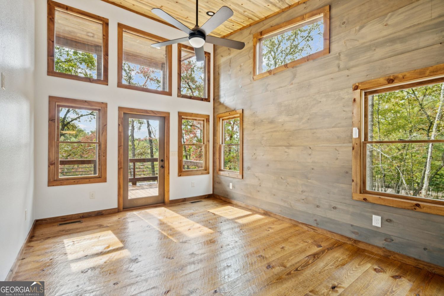 Mineral Bluff, Georgia, 30559, United States, 4 Bedrooms Bedrooms, ,4 BathroomsBathrooms,Residential,For Sale,1962222