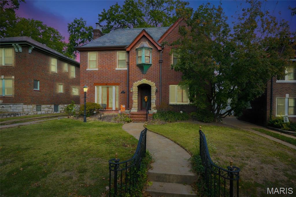 St Louis, Missouri, 63116, United States, 3 Bedrooms Bedrooms, ,2 BathroomsBathrooms,Residential,For Sale,1991681