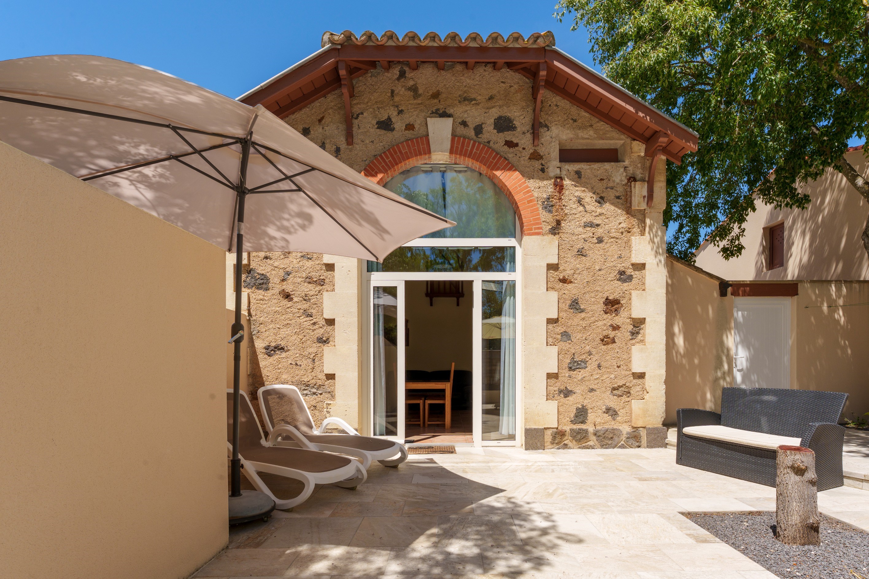  Close to the Mediterranean, a perfect family property for a tourism business... - 物件實景
