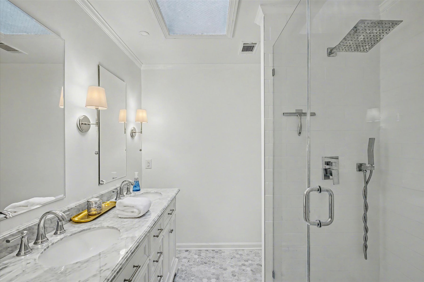  Lovely Updated Cottage in The Landings Gated Community - 物件實景