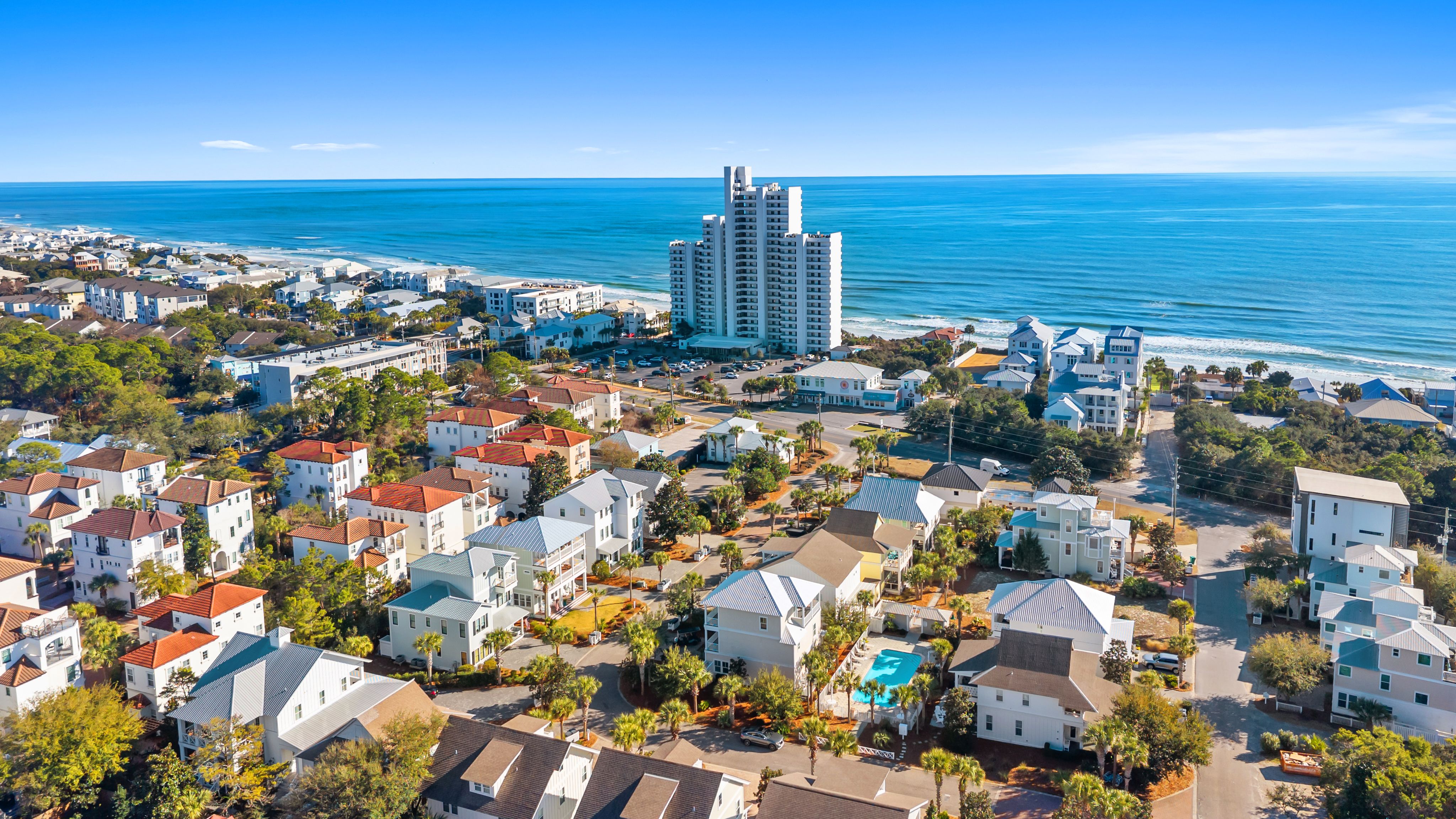  Three-Story Beach Retreat Near Public Beach Access And Local Favorites - 物件實景