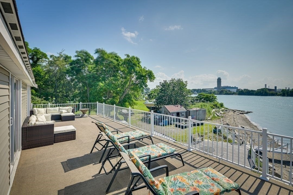 Weymouth, Massachusetts, 02191, United States, 3 Bedrooms Bedrooms, ,3 BathroomsBathrooms,Residential,For Sale,1862385