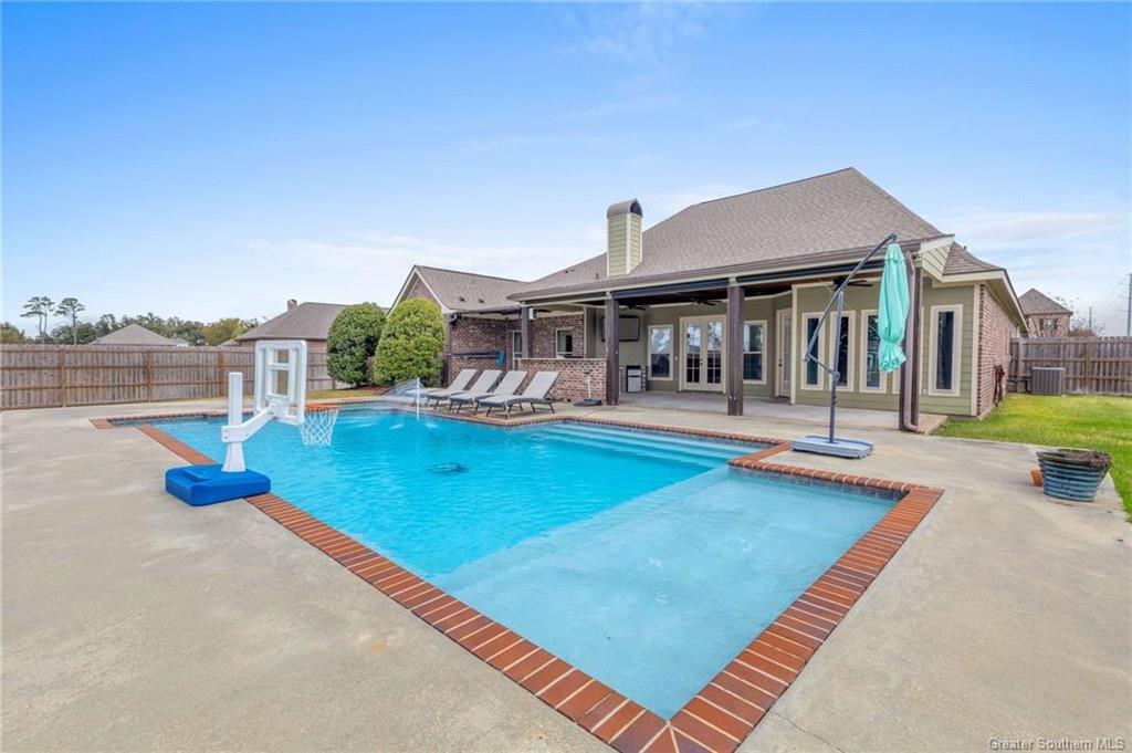 Lake Charles, Louisiana, 70605, United States, 4 Bedrooms Bedrooms, ,4 BathroomsBathrooms,Residential,For Sale,1976611