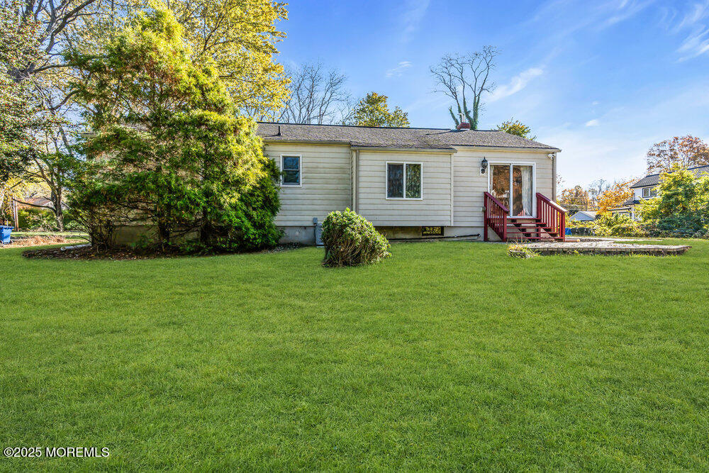 Tinton Falls, New Jersey, 07712, United States, 3 Bedrooms Bedrooms, ,2 BathroomsBathrooms,Residential,For Sale,1987767