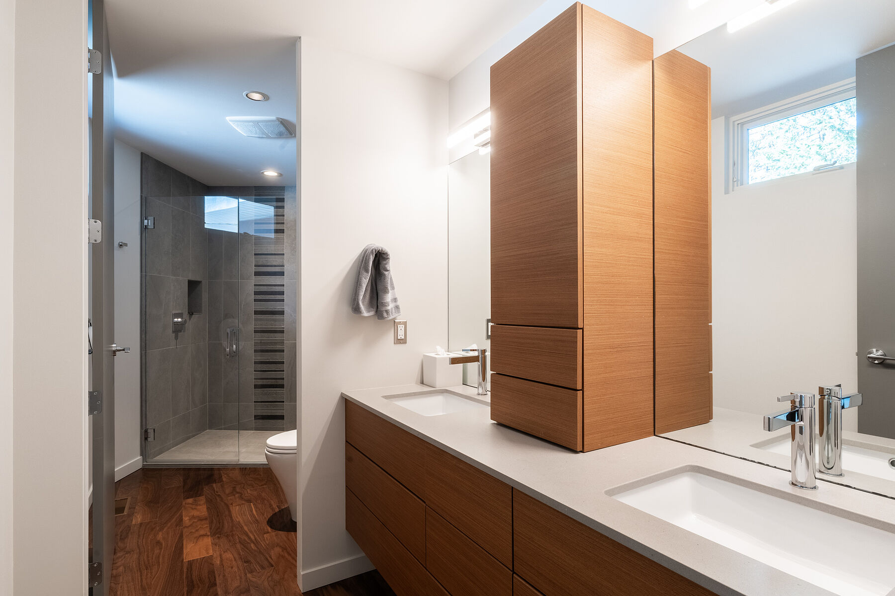  Architectural Glenmore Home - 物件實景